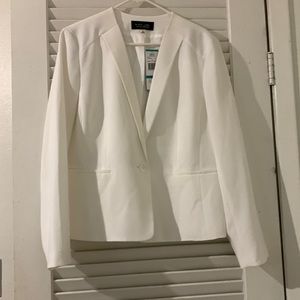 White Blazer never worn still has tags on it